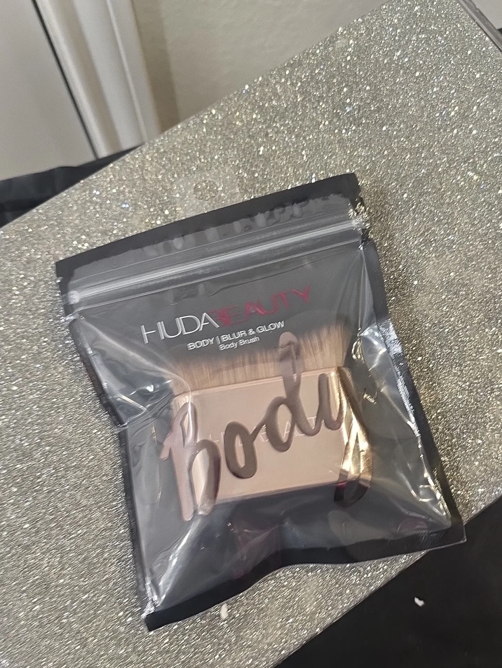 HUDA BEAUTY new package